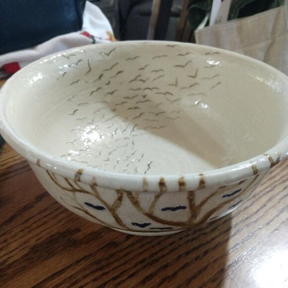 White Pottery Bowl Tree and Birds - Birds indented on the inside and outside - Picture 13 of 16